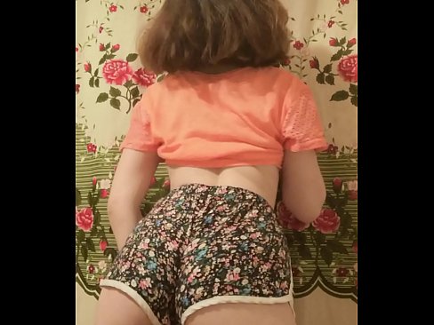 ❤️ Sexet ung babe laver en striptease ved at filme sine shorts på kamera ❌ Porno at da.xxxtun.ru