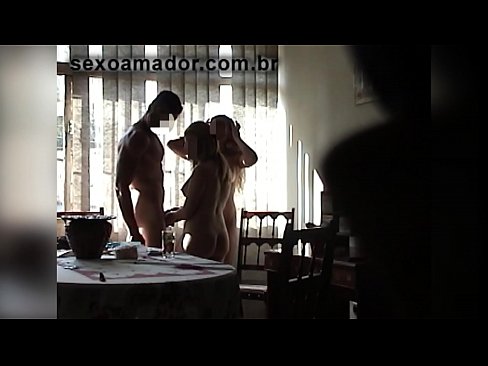 ❤️ Sexveninder inviterer en kæmpe mand og en trekant med ham ❌ Porno at da.xxxtun.ru
