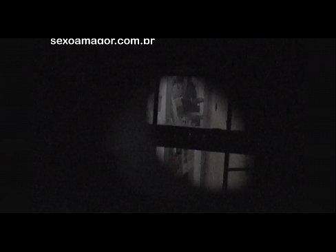 ❤️ Blondie bliver hemmeligt videooptaget af en voyeur fra nabolaget gemt bag hule mursten ❌ Porno at da.xxxtun.ru